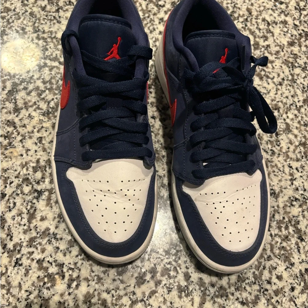 Jordan Sneakers Navy and Red - Picture 8 of 8
